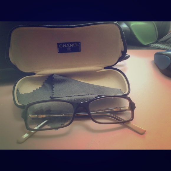 Chanel eye glasses original case - Picture 1 of 4
